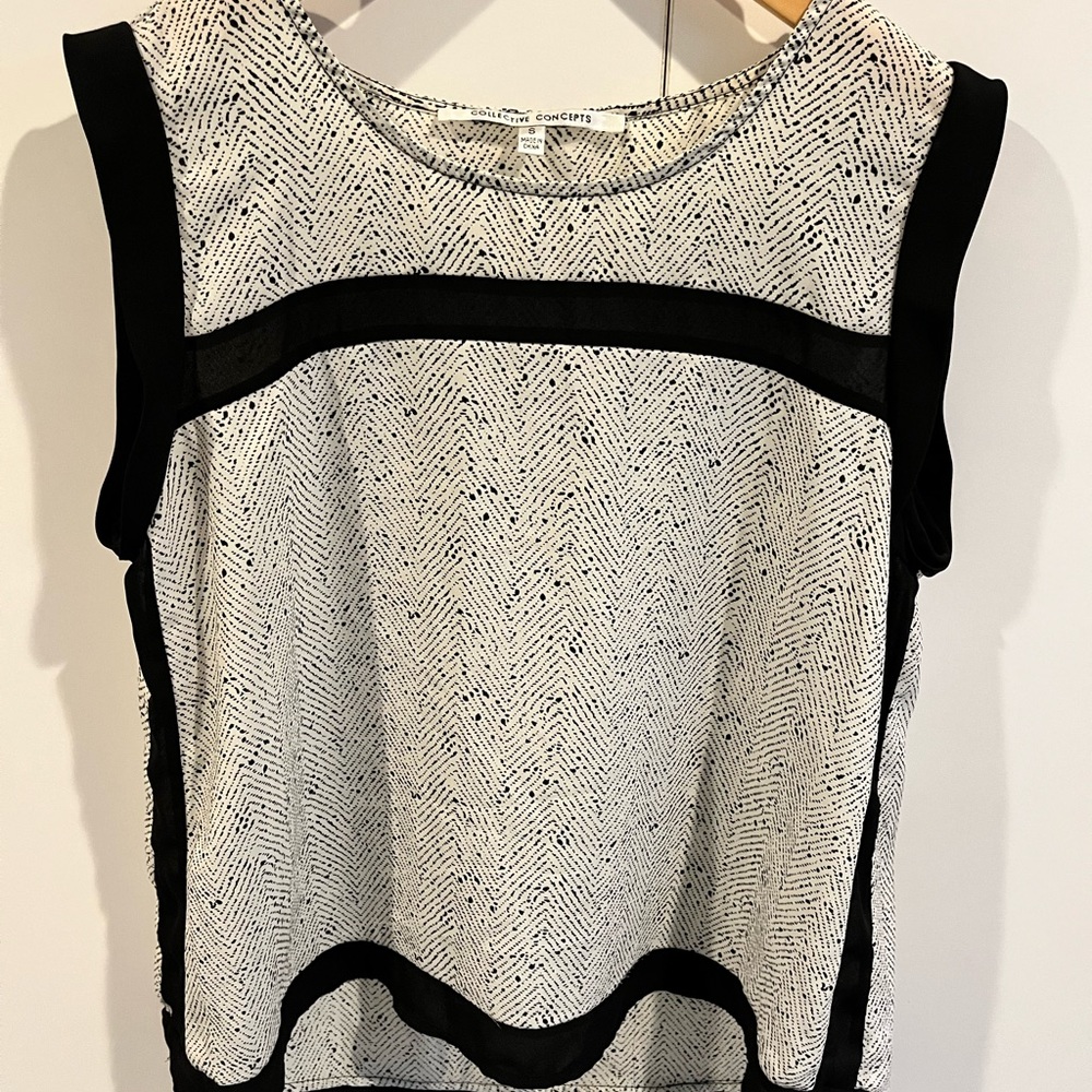 Hi lo blouse size small, excellent condition